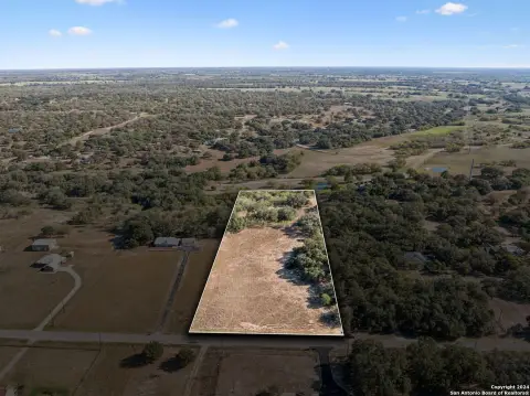 Floresville, TX - 5 Acre Land