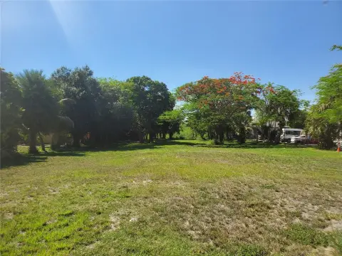 Pahokee Land with Sunset Views