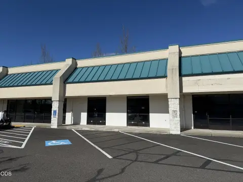 Retail Space with On-Site Parking