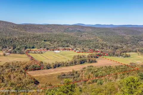 149 Acres Farmland with Cottages