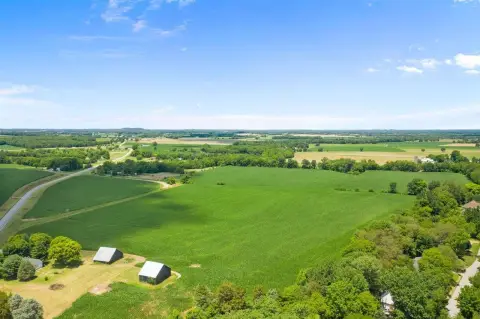 32 Acres of Agricultural Land