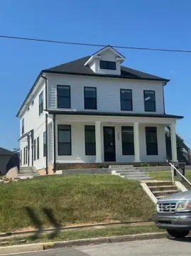 Commercial Building on High-Traffic Highway