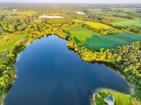 Lake-Access Agricultural Land