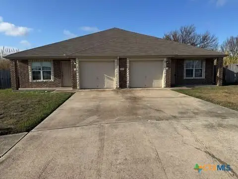 Turnkey Duplex in Excellent Condition