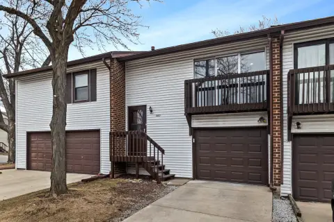 Bolingbrook Home with Updated Kitchen