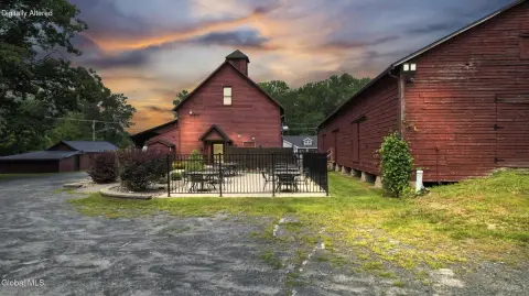 Restaurant with Event Barn