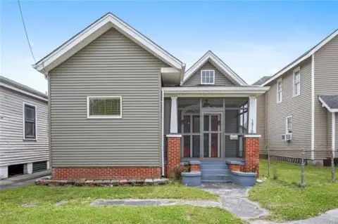 Fairgrounds Duplex with Income Potential