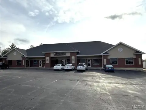 Five-Suite Retail Building