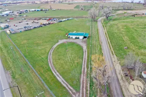 Fenced-Yard Flex Space