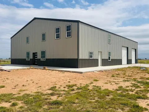 Land with Shop in Dumas