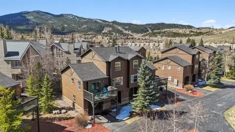 Mountain-View Duplex