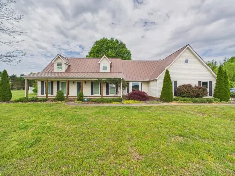Cherokee Farmhouse on Spacious Land