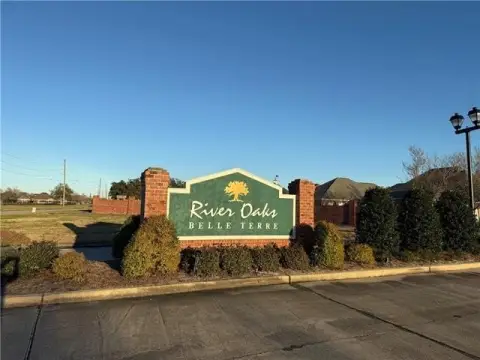 Waterfront Land in La Place