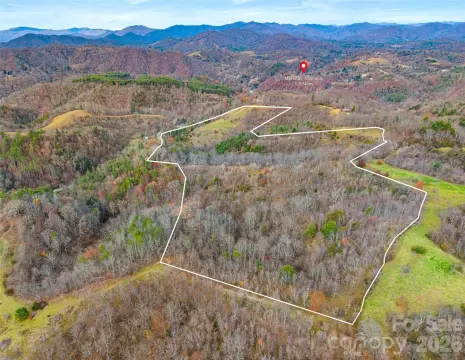 Large Acreage Close to Town