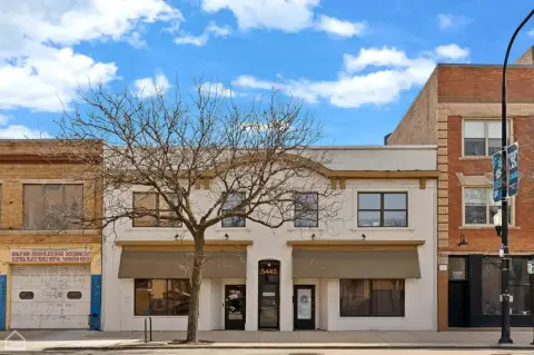 Updated Mixed-Use Property in Chicago