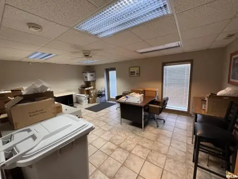 Macomb Office Space For Rent