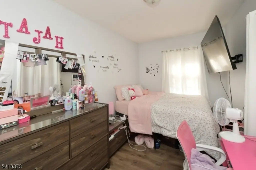 Picture 16
