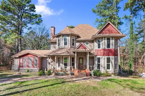 East Texas Homestead on Acreage