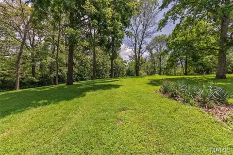 Residential Land in Chesterfield, MO