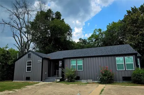 Refurbished Retail Property in Paris, TX