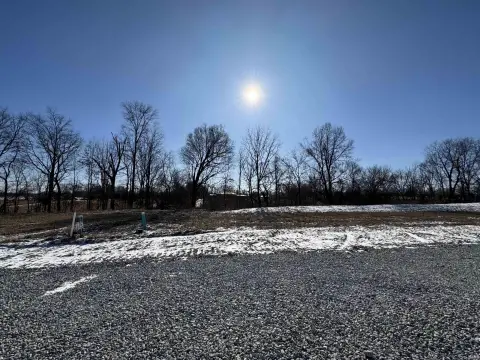 Residential Land in Mitchell, IN