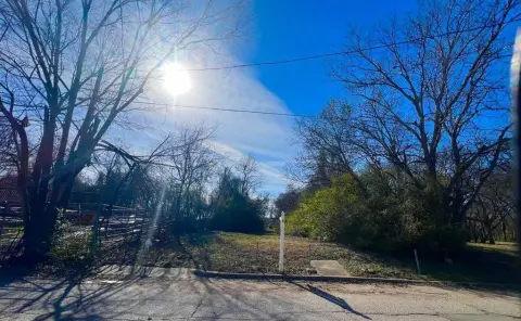 Residential Lot in Growing Dallas