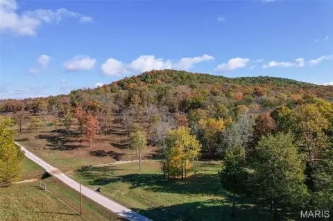 Missouri Acreage with Natural Beauty