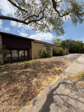 Spacious Medical Office Near Parrish