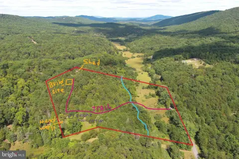 Land with Views and Stream