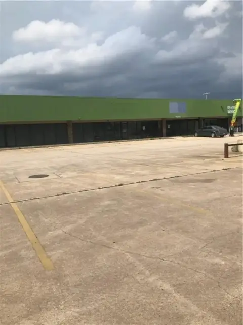 Oklahoma City Shopping Center For Sale