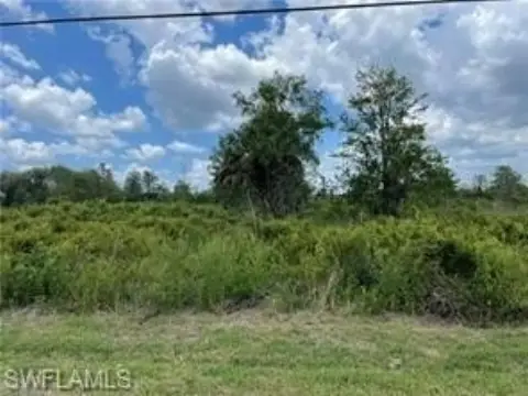 Land in Booming Naples Area