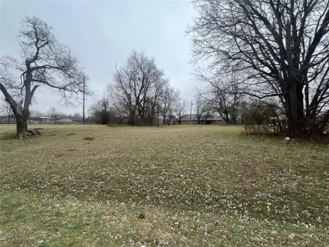 Residential Land in Guthrie, OK