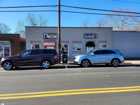 Versatile Commercial Space in Gray Court