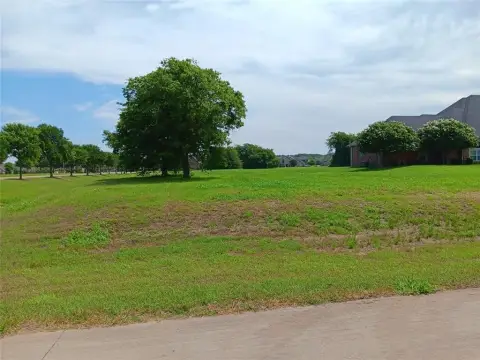 Land in Lake Ridge Community
