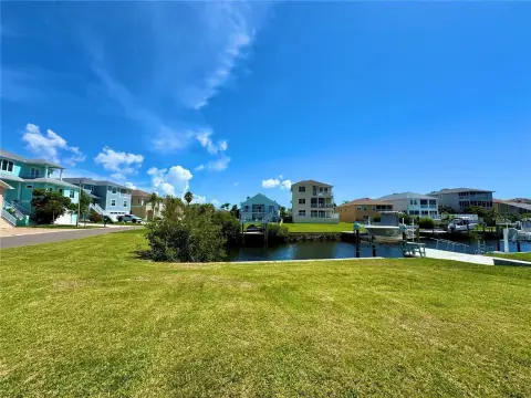 Waterfront Lot with Gulf Access