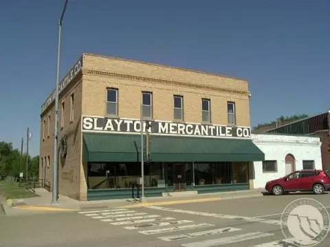Mixed-Use Building with Open Layout