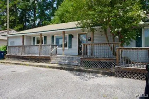 Northport Commercial Building For Sale