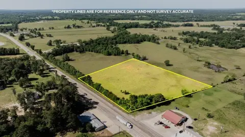 Versatile Acreage in Montalba, TX