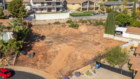 Land in Quiet St George