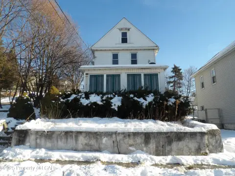 Scranton Duplex on Corner Lot