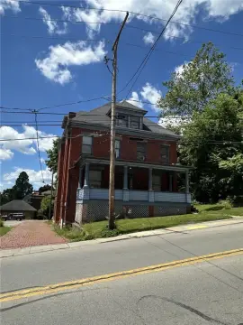 5-Unit Brick Apartment Building