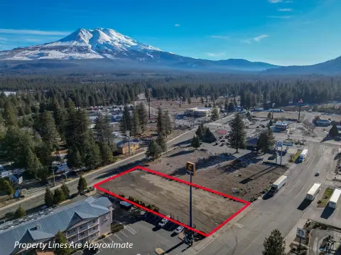 Commercial Lot in Weed, CA