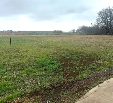 Residential Land in Shawnee, OK