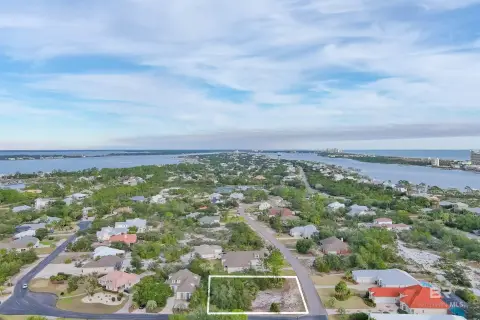 Corner Lot on Gated Island