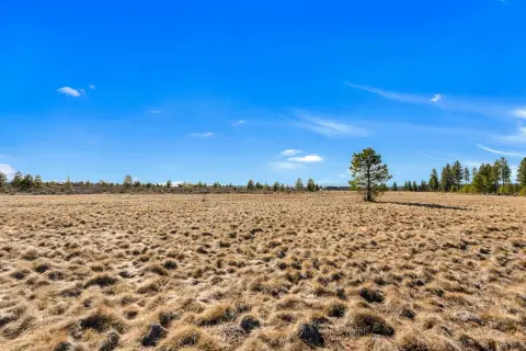 Bend Acreage Homesite with Mountain Views