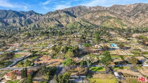 Corner Lot in Altadena, CA