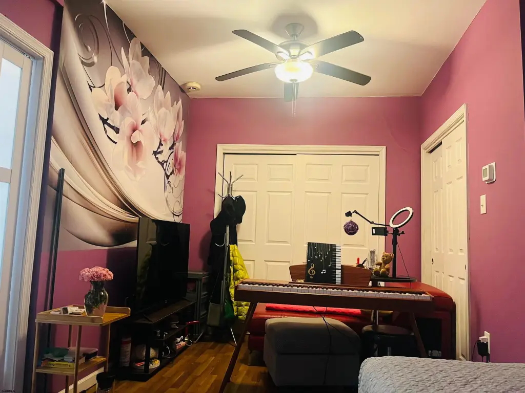 Picture 33