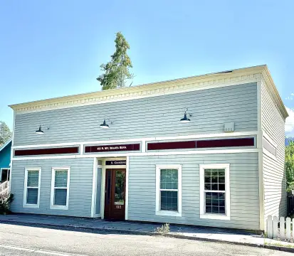 Historic Mixed-Use Building in Mt. Shasta