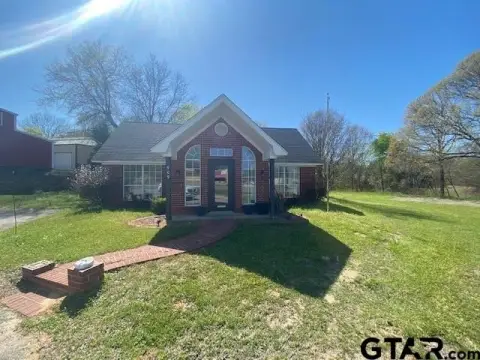 Prime Location in Whitehouse