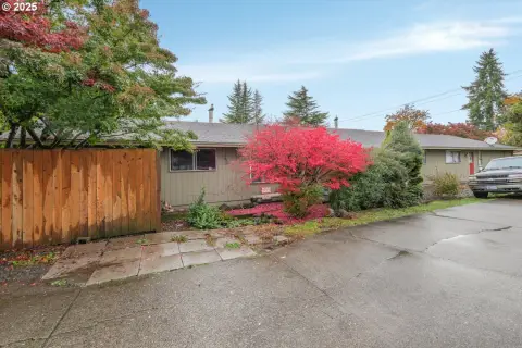 Well-Maintained Duplex: Income Opportunity